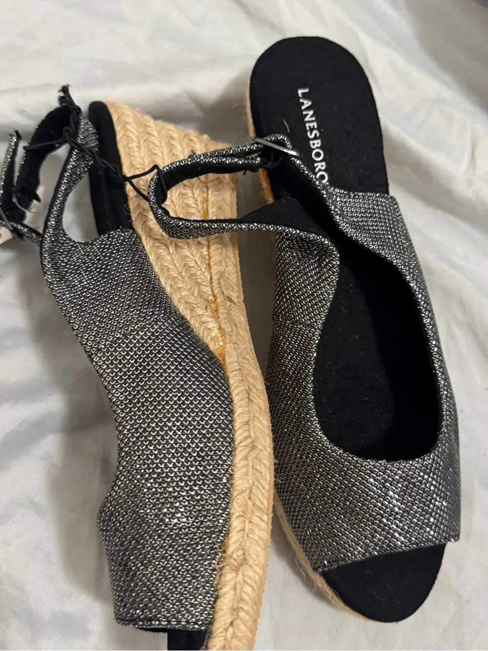 Lanesboro women size 8.5 shiny black fabric man made material wedged rope sandal